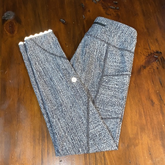 LULULEMON REFLECTIVE YOGA PANTS🍋 - Picture 15 of 15